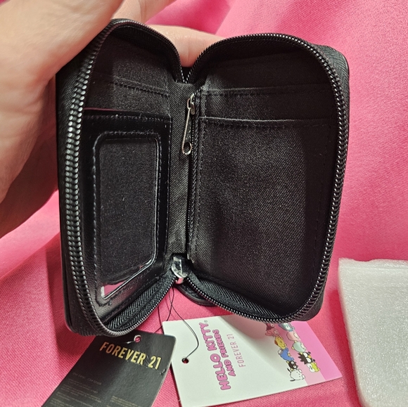 Kuromi × Forever 21 Small Black Leather Wallet Hello Kiyty Sanrio Kawaii Y2k - Picture 4 of 4